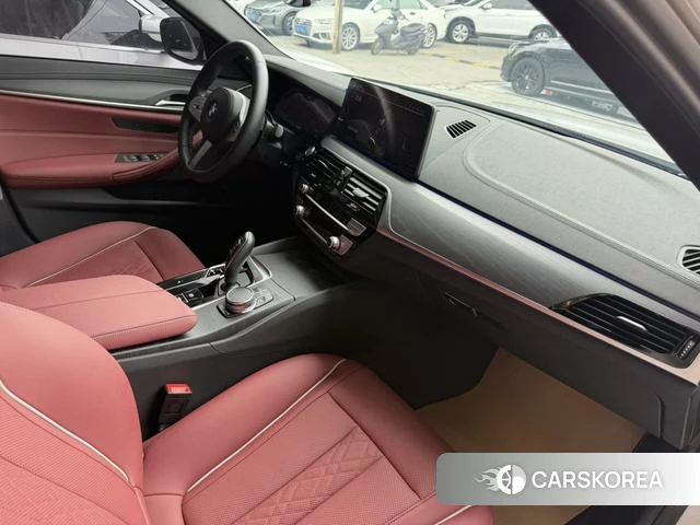 BMW 5 series 2024 Белый из Китая, фото 6