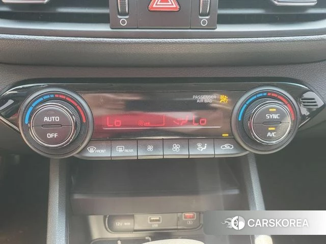 Kia The New K3 2nd generation 2021 Белый из Кореи, фото 6