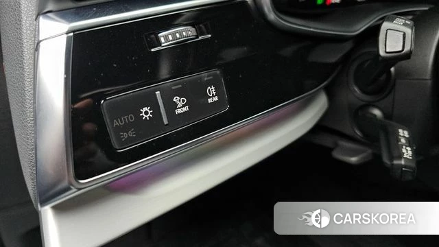 Audi Q8 (4M) 2021 Белый из Кореи, фото 6