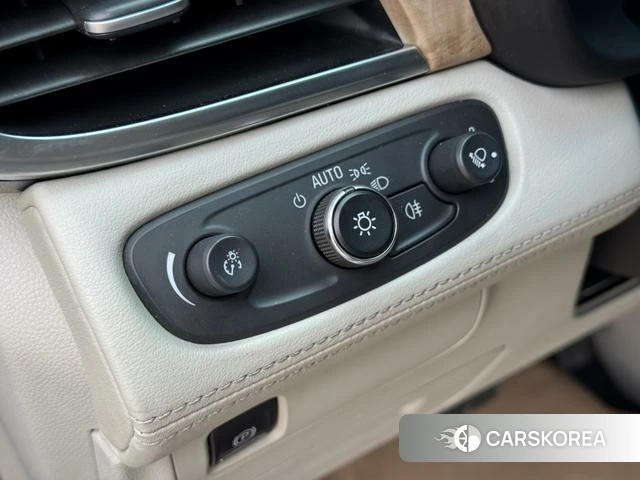 Buick GL8 2018 Серебристо-серый из Китая, фото 6