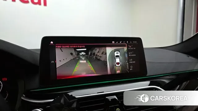 BMW 5 Series (G30) 2023 Белый из Кореи, фото 6