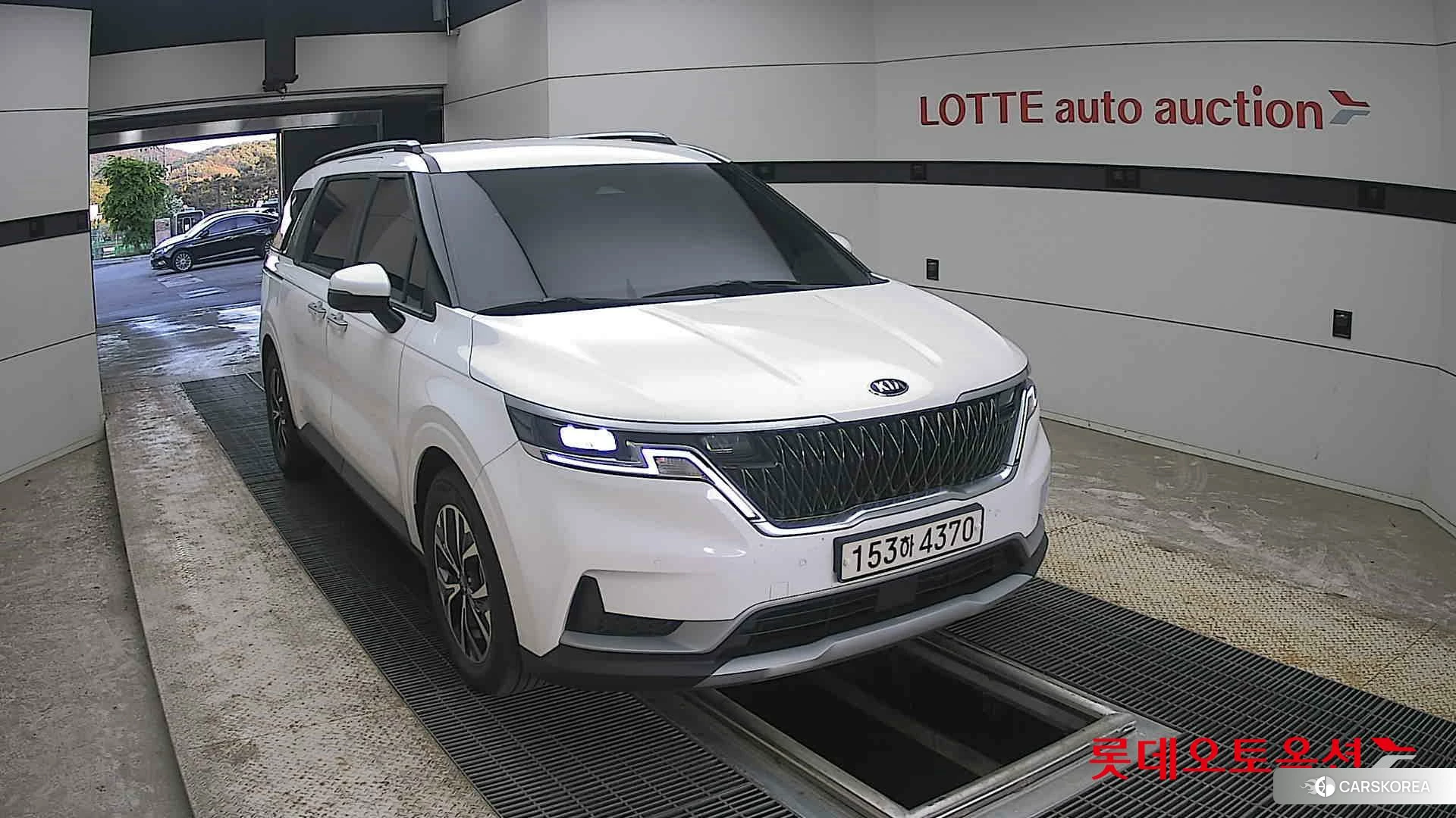 Kia Carnival 2021 Snow White Pearl (optional) из Кореи, фото 6
