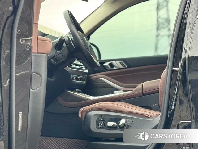 BMW X7 2023 Черный из Китая, фото 6