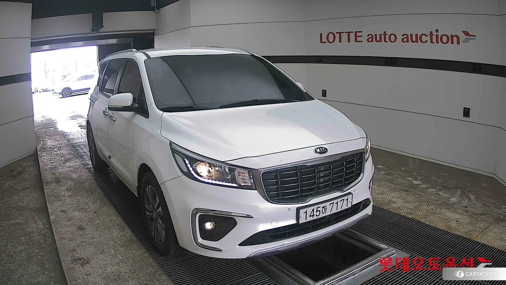 Kia Carnival 2020 Snow White Pearl (optional) из Кореи, фото 6