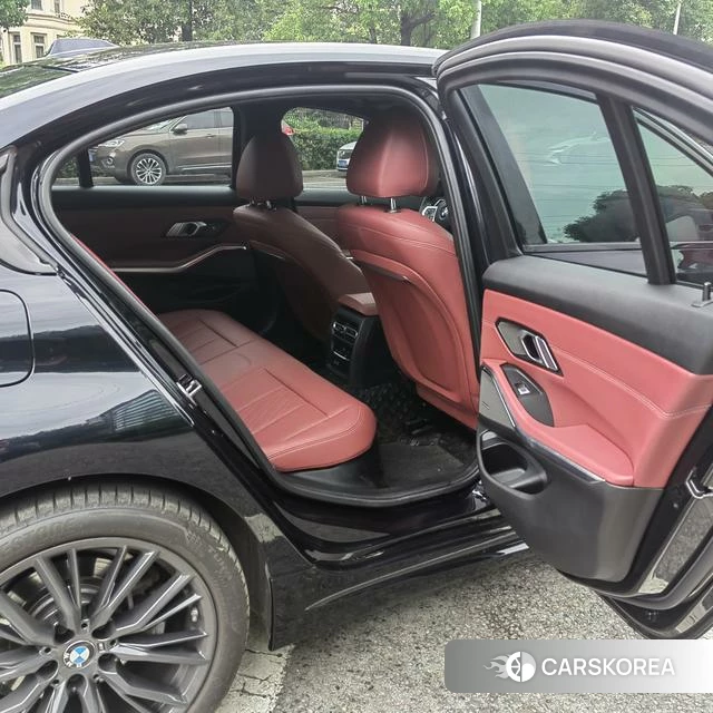 BMW 3 series 2023 Черный из Китая, фото 6