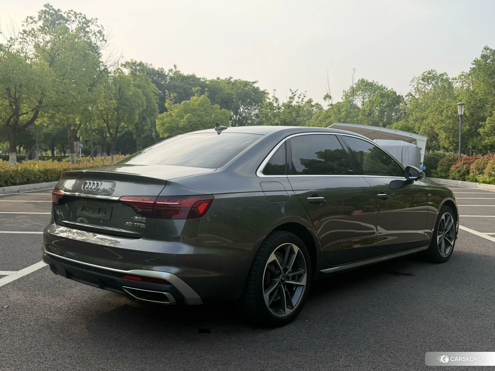 Audi A4L 2021 Темно-серый из Китая, фото 6