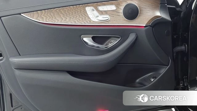 Mercedes-Benz E-Class W213 2021 Черный из Кореи, фото 6