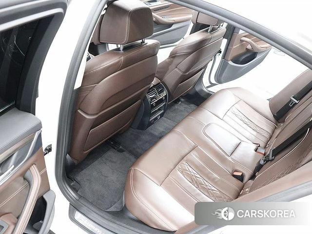 BMW 5 Series (G30) 2018 Белый из Кореи, фото 6