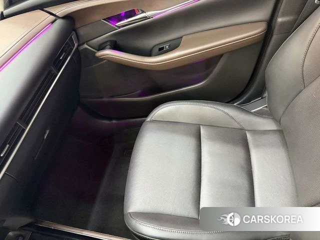 Mazda CX-30 2023 Темно-серый из Китая, фото 6