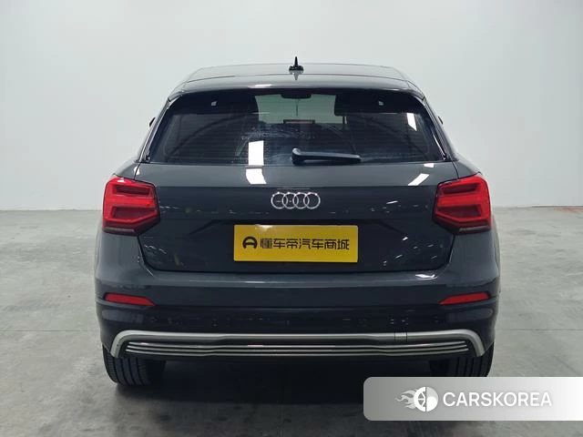 Audi Q2L e-tron 2021 Темно-серый из Китая, фото 6