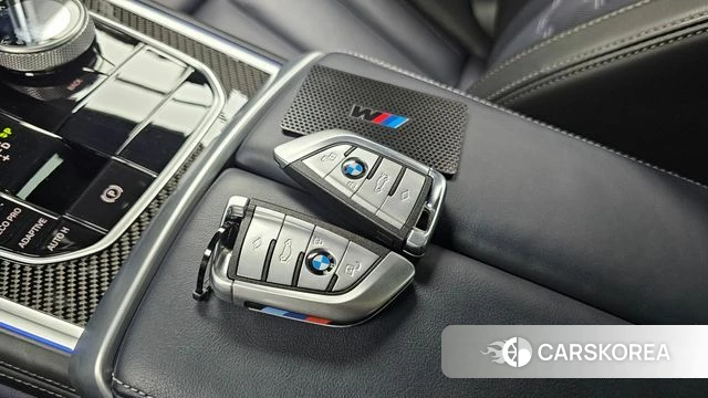 BMW 8 Series (G15) 2025 Серебристо-серый из Кореи, фото 6