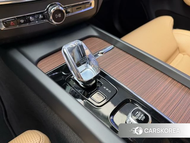 Volvo XC60 PHEV 2024 Темно-серый из Китая, фото 6