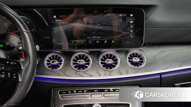 Mercedes-Benz E-Class W213 2022 Небесно-голубой из Кореи, фото 6