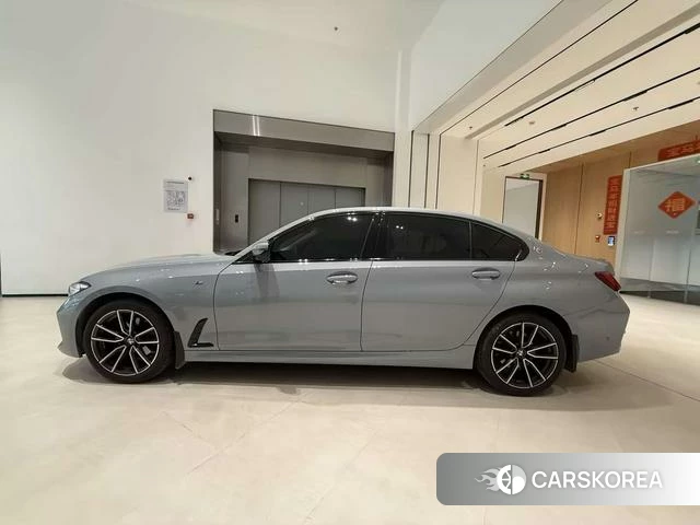 BMW 3 series 2024 Темно-серый из Китая, фото 6