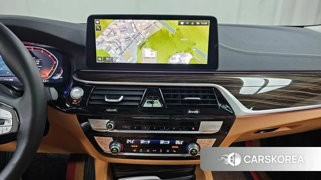 BMW 5 Series (G30) 2023 Белый из Кореи, фото 6