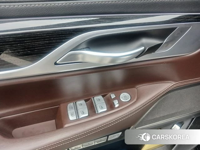 BMW 7 Series (G11) 2018 Черный из Кореи, фото 6
