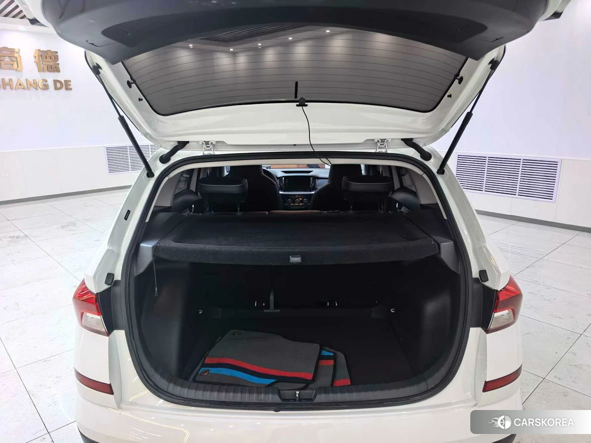 Skoda Komick 2022 Белый из Китая, фото 6