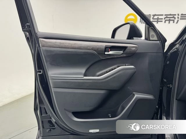 Toyota Crown Lufang 2025 Черный из Китая, фото 6