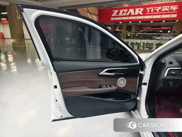 BMW 1 series 2023 Белый из Китая, фото 6