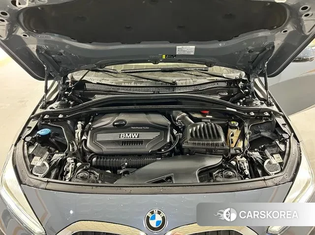 BMW 1 Series (F40) 2021 Серебристо-серый из Кореи, фото 6