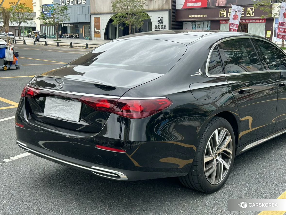 Mercedes-Benz E-class 2023 Черный из Китая, фото 6