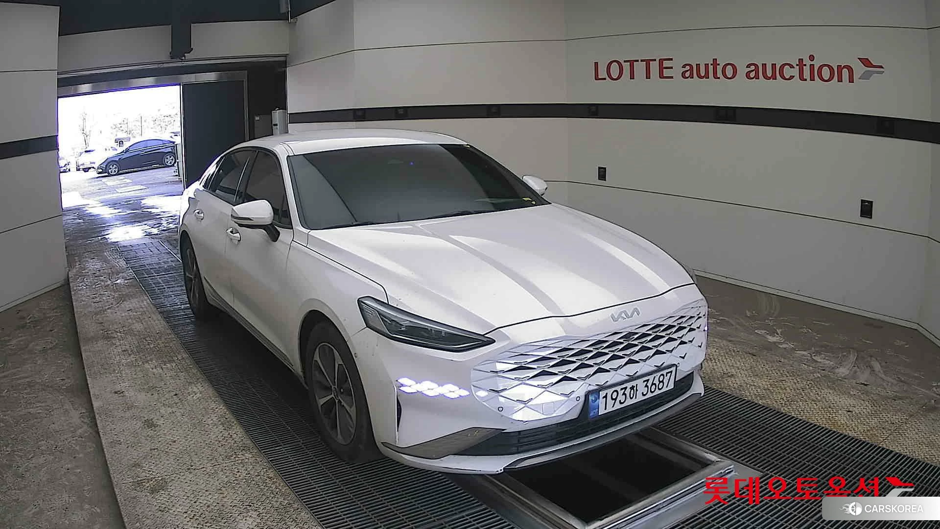 Kia K8 Hybrid 2022 Snow White Pearl из Кореи, фото 6