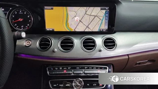 Mercedes-Benz E-Class W213 2018 Белый из Кореи, фото 6