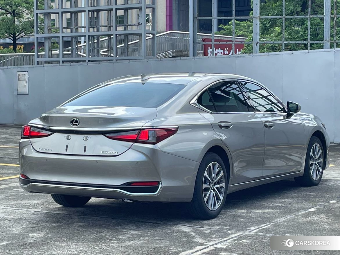 Lexus ES 2021 Серебристо-серый из Китая, фото 6
