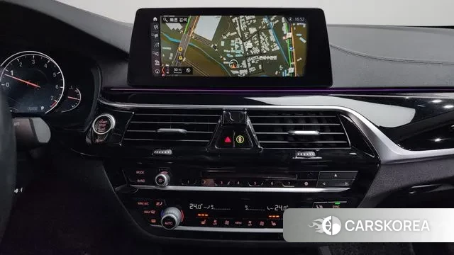 BMW 5 Series (G30) 2018 Белый из Кореи, фото 6