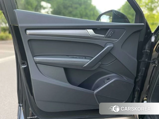 Audi Q5L 2023 Черный из Китая, фото 6