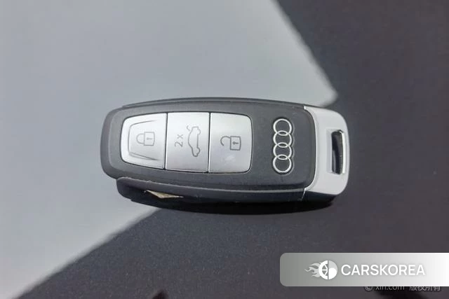Audi A6L 2023 Черный из Китая, фото 6