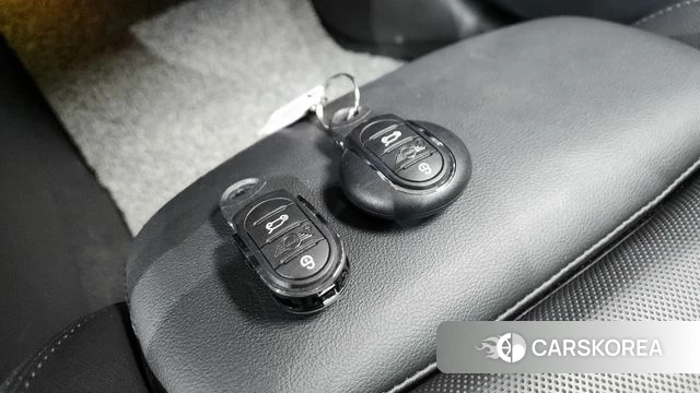 Mini Cooper S Clubman 2019 Песочный из Кореи, фото 6