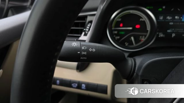 Toyota Camry (XV70) 2023 Серебристо-серый из Кореи, фото 6