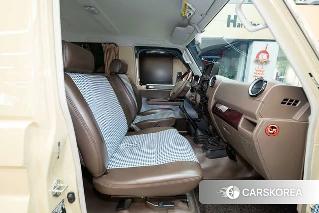 Toyota Land Cruiser 70 Series 2024 Желтый из Китая, фото 6