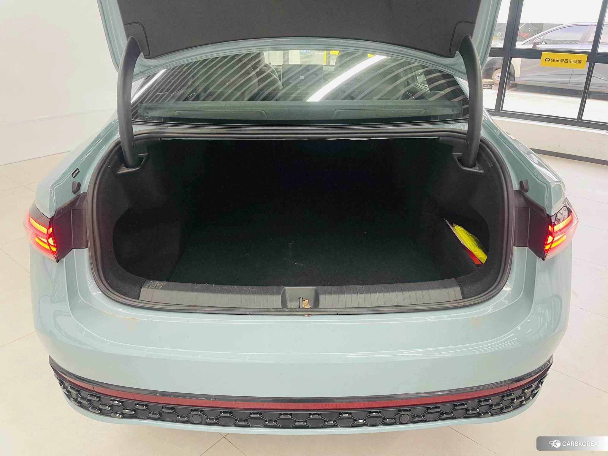 Volkswagen Passat 2024 Синий из Китая, фото 6