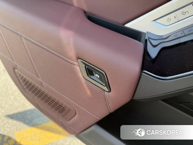 BMW 7 Series (G70) 2023 Белый из Кореи, фото 6