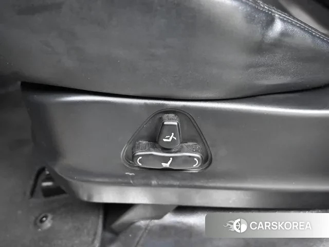 Ssangyong Korando Turismo 2018 Белый из Кореи, фото 6