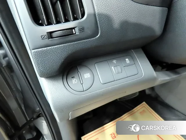 Hyundai The New Grand Starex 2020 Светло-серебряный цвет из Кореи, фото 6