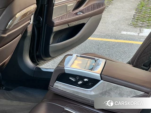 BMW 7 series 2021 Черный из Китая, фото 6