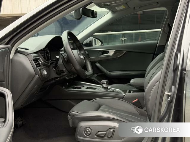 Audi A4L 2023 Темно-серый из Китая, фото 6