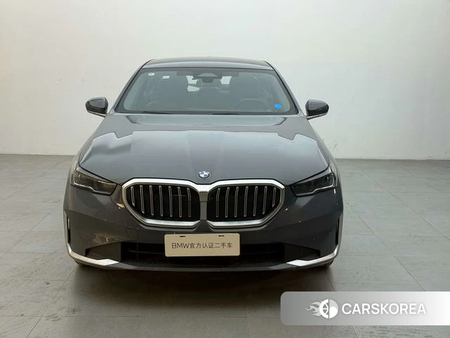 BMW 5 series 2024 Темно-серый из Китая, фото 6