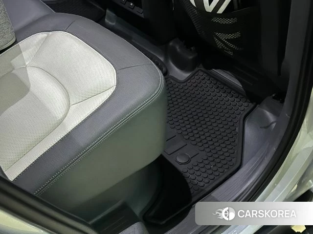 Land Rover Defender (L663) 2024 Серебряный из Кореи, фото 6