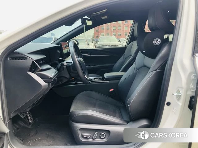 Toyota Camry 2025 Белый из Китая, фото 6