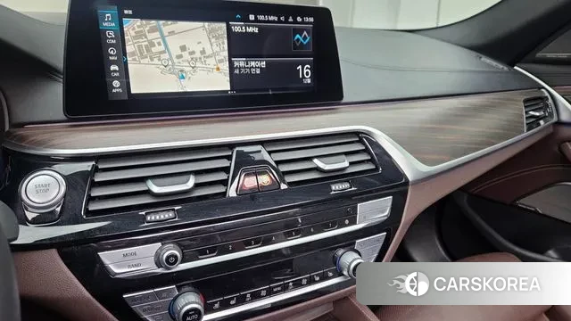 BMW 5 Series (G30) 2020 Белый из Кореи, фото 6