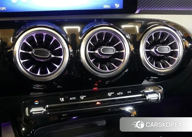 Mercedes-Benz A-Class W177 2024 Черный из Кореи, фото 6