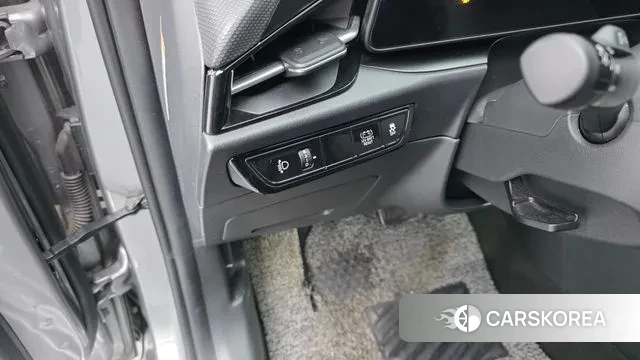 Kia Di Ol Nu Niro 2022 Серебристо-серый из Кореи, фото 6