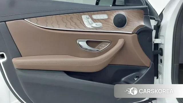 Mercedes-Benz E-Class W213 2021 Белый из Кореи, фото 6