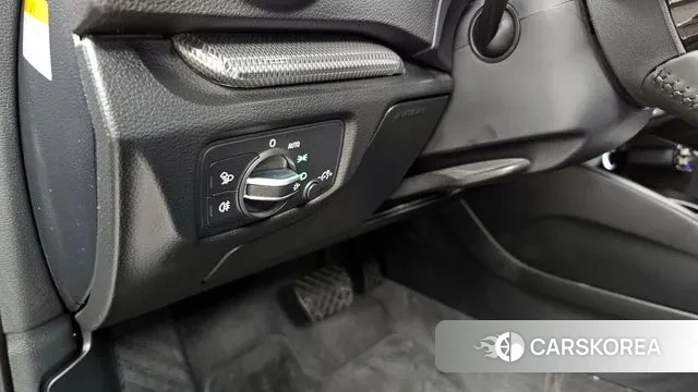 Audi New A3 2018 Серебристо-серый из Кореи, фото 6