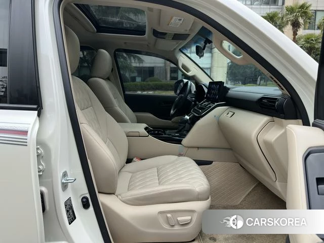 Toyota Land Cruiser (imported) 2023 Белый из Китая, фото 6