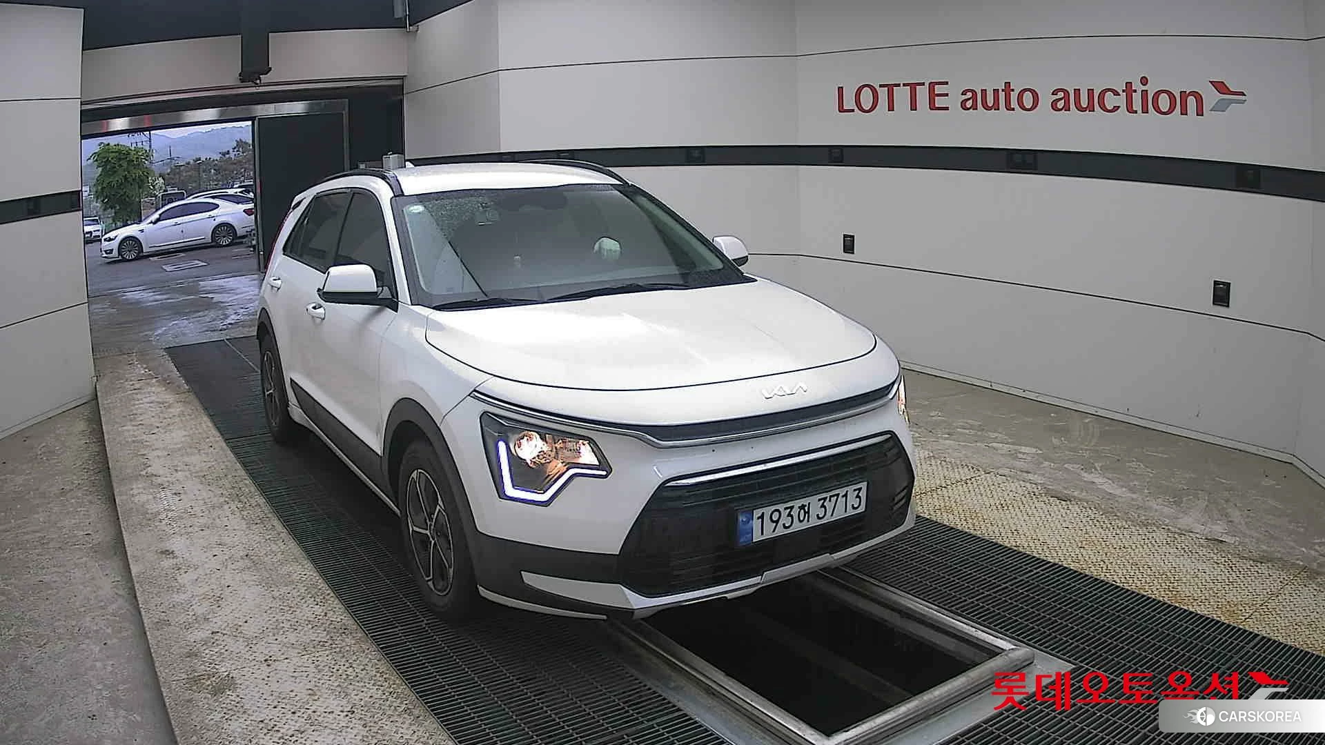 Kia Niro Hybrid 2022 Snow White Pearl (optional) из Кореи, фото 6